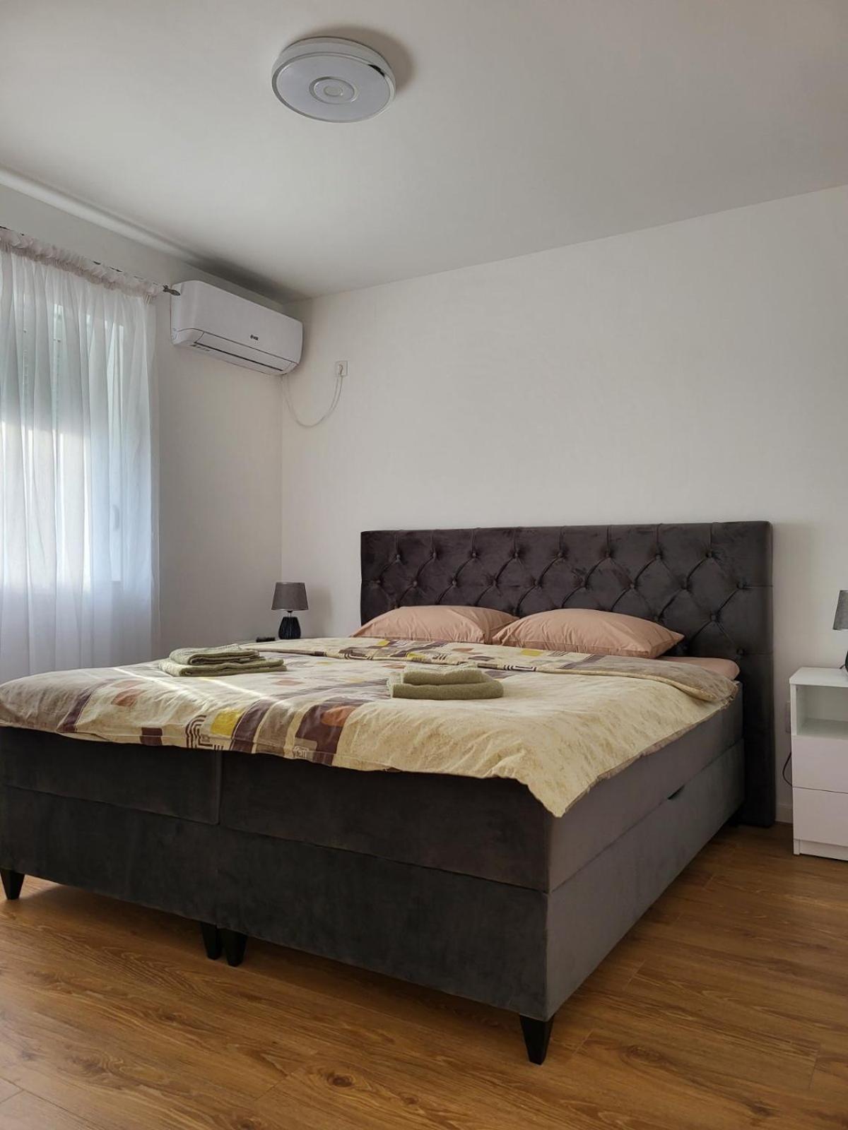 Ferienwohnung Sleep & Go Surčin Exterior foto