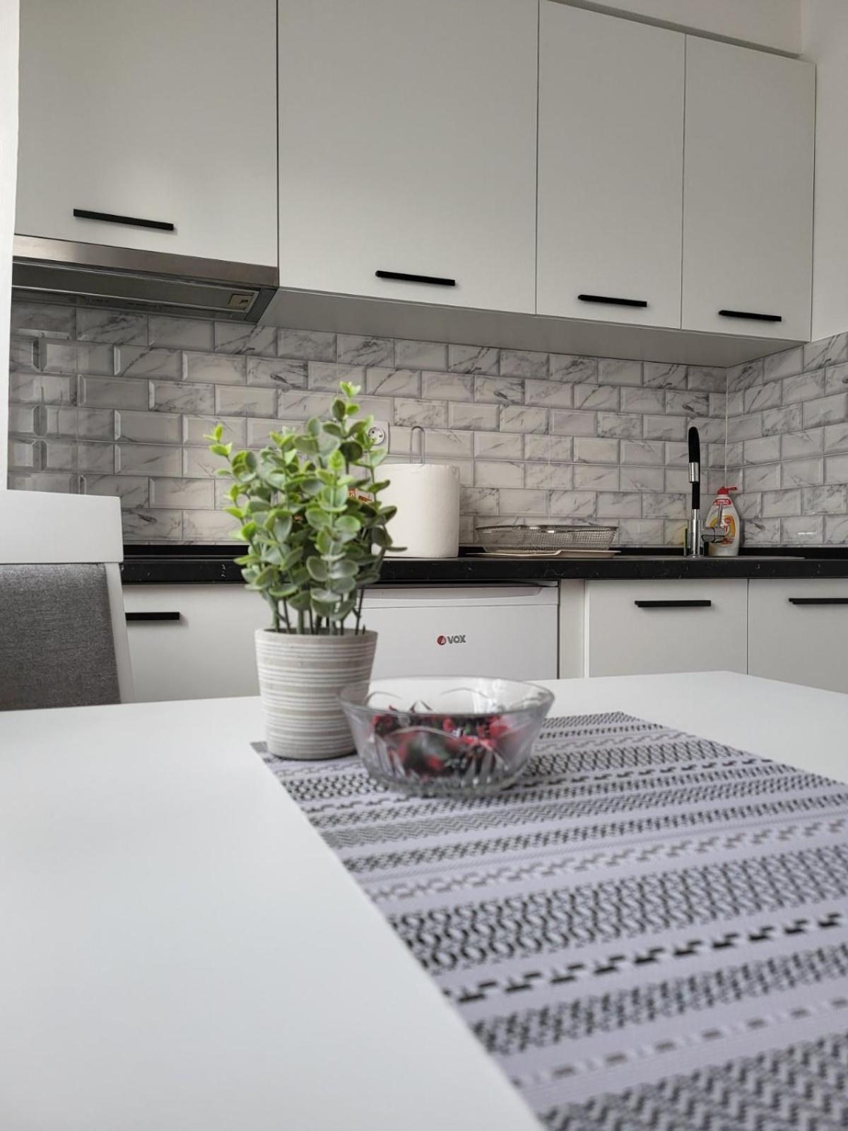 Ferienwohnung Sleep & Go Surčin Exterior foto